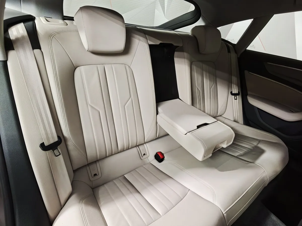 Audi A7 45 TFSI quattro S tronic (245 л.с.) Коричневый в АВИЛОН. Слайд №16