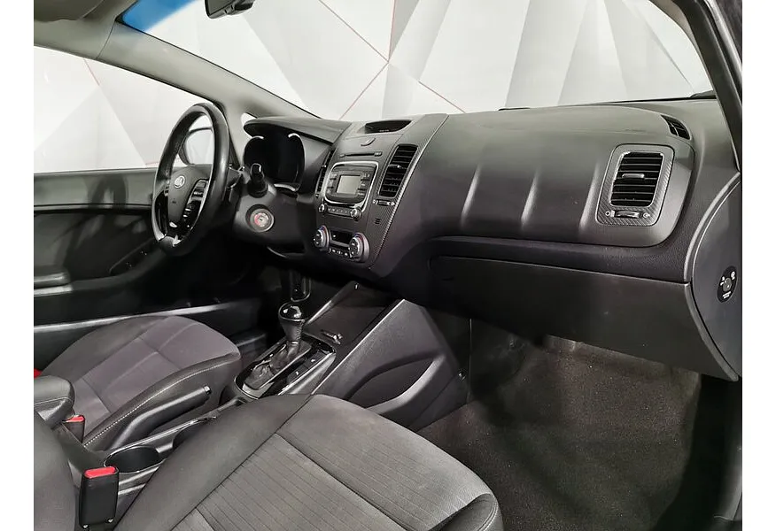 Kia Cerato 2.0 AT (150 л.с.) Черный в АВИЛОН. Слайд №13