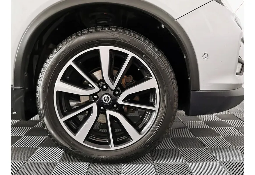 Nissan X-Trail 2.5 CVT AWD (171 л.с.) Серебристый в АВИЛОН. Слайд №20