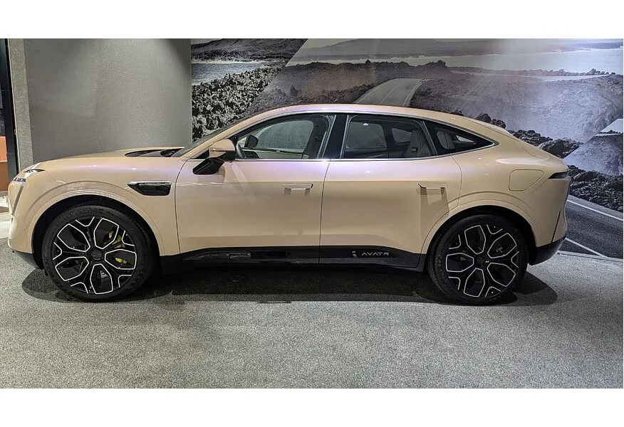 Avatr 11 116 kWh 4WD (578 л.с.) 5 мест Бежевый в АВИЛОН. Слайд №2