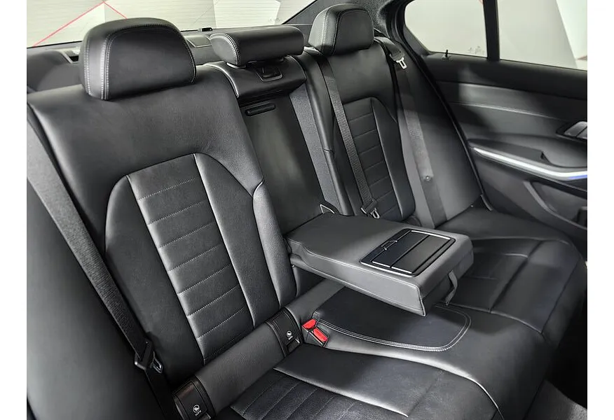 BMW 3 серия 320d xDrive (190 л.с.) M Sport Pure Синий в АВИЛОН. Слайд №14