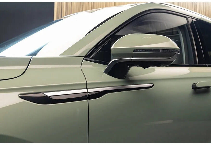 LIVE. Слайд №12