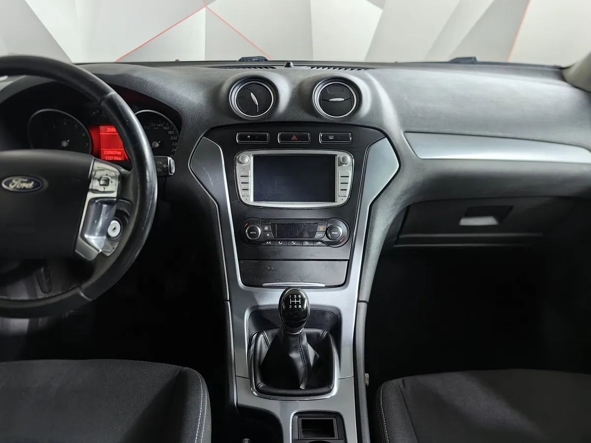Ford Mondeo 2.0 MT (145 л.с.) Черный в АВИЛОН. Слайд №12