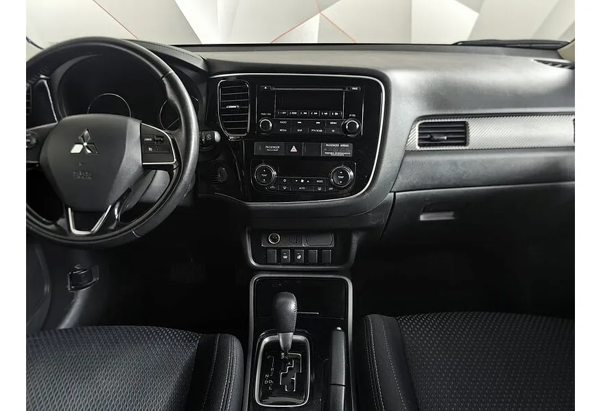 Mitsubishi Outlander 2.0 CVT 4WD (146 л.с.) Белый в АВИЛОН. Слайд №14