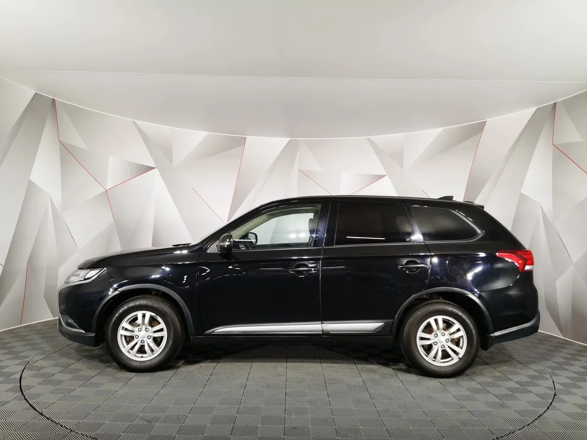 Mitsubishi Outlander 2.0 CVT 4WD (146 л.с.) Черный в АВИЛОН. Слайд №5