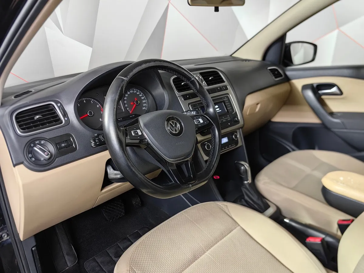 Volkswagen Polo 1.6 MPI AT (110 л.с.) Exclusive Черный в АВИЛОН. Слайд №19