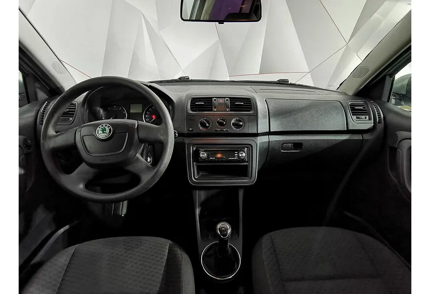Skoda Fabia 1.4 MT (125 л.с.) Зеленый в АВИЛОН. Слайд №14
