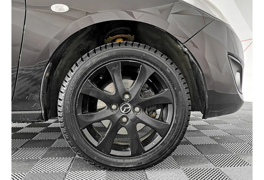 Mazda 2 1.5 AT (103 л.с.) Красный в АВИЛОН. Слайд №9