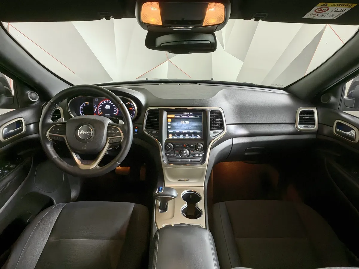 Jeep Grand Cherokee 3.0 TD AT (241 л.с.) Черный в АВИЛОН. Слайд №13