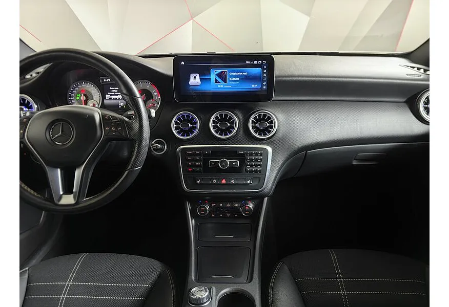 Mercedes-Benz A-Класс A 180 7G-DCT (122 л.с.) Особая серия Белый в АВИЛОН. Слайд №15