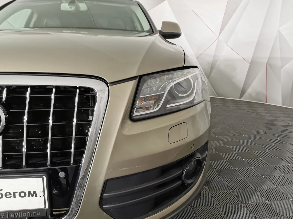 Audi Q5 2.0 TFSI tiptronic quattro (211 л.с.) Бежевый в АВИЛОН. Слайд №10
