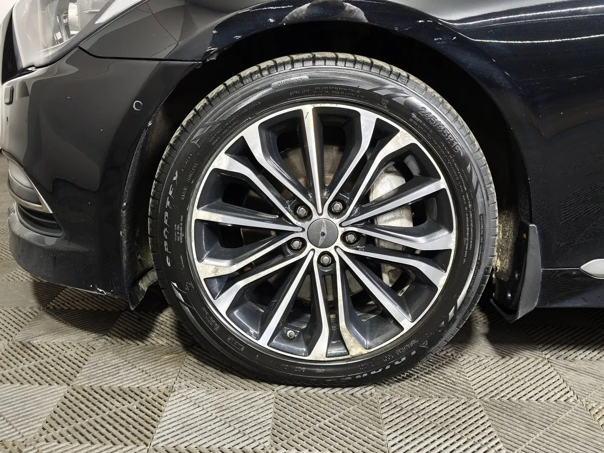 Hyundai Genesis 3.0 AT AWD (249 л.с.) Luxury Черный в АВИЛОН. Слайд №9