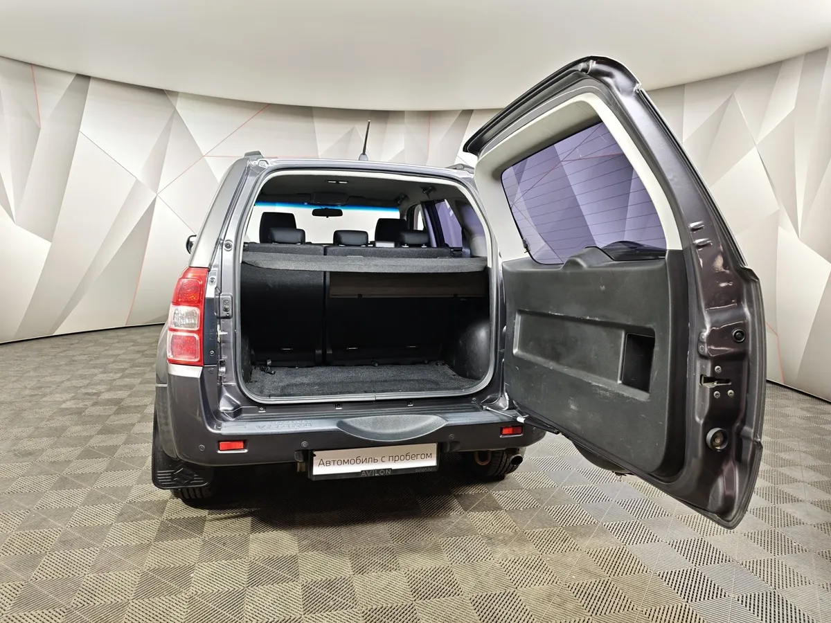 Suzuki Grand Vitara 2.0 AT (140 л.с.) Серый в АВИЛОН. Слайд №10