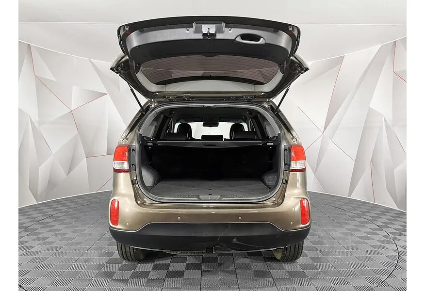 Kia Sorento 2.4 AT 4WD (175 л.с.) Premium Бежевый в АВИЛОН. Слайд №19