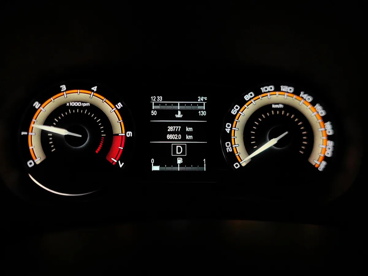 ВАЗ (Lada) Vesta 1.6 CVT (106 л.с.) Коричневый в АВИЛОН. Слайд №18