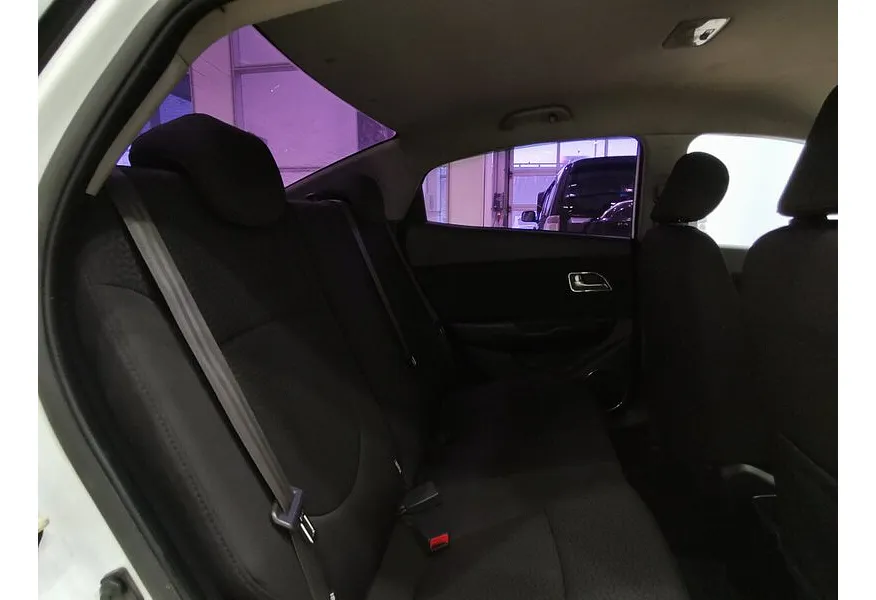 Kia Rio 1.6 AT (123 л.с.) Белый в АВИЛОН. Слайд №13