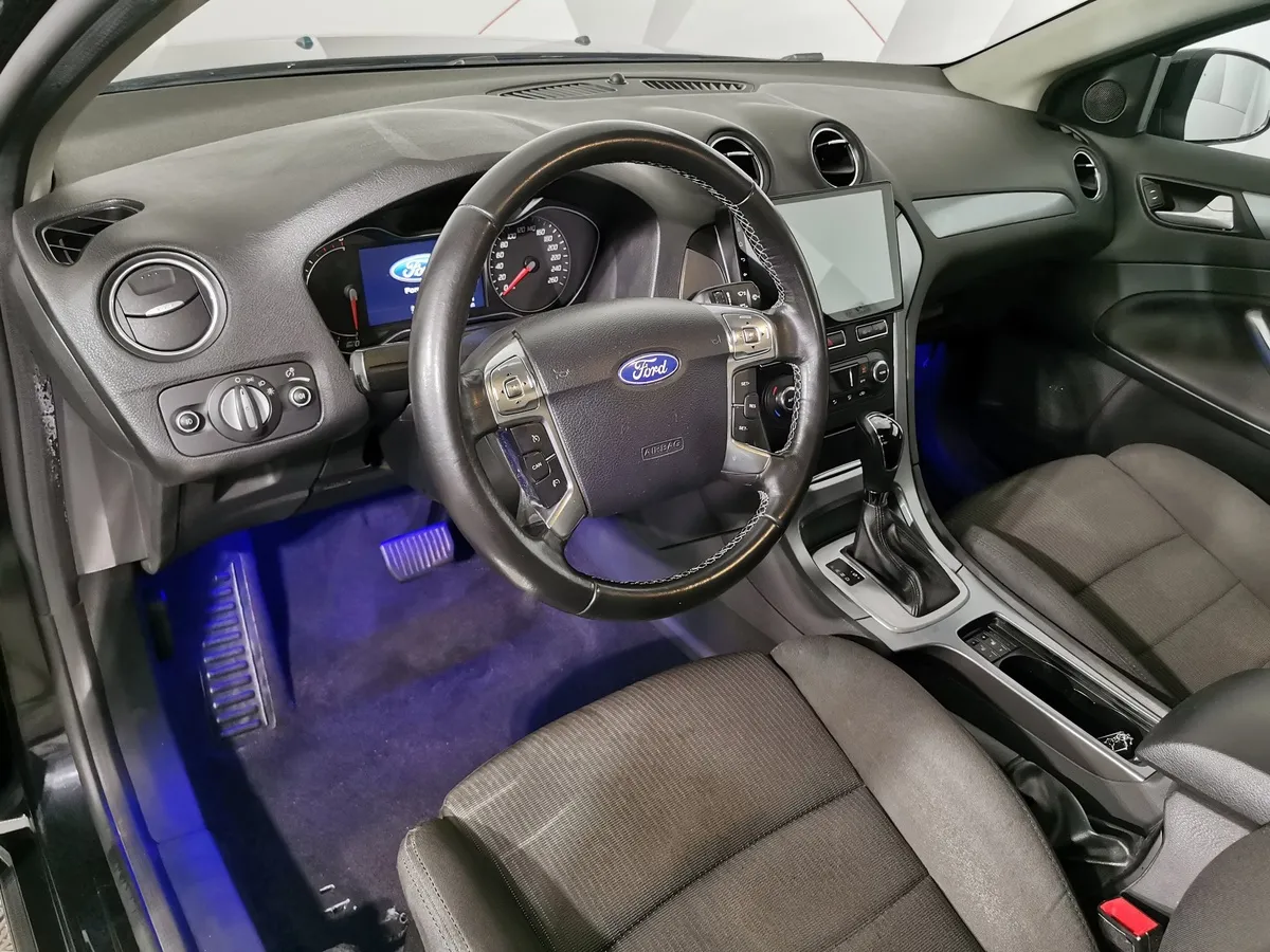 Ford Mondeo 2.0 EcoBoost PowerShift (200 л.с.) Titanium Черный в АВИЛОН. Слайд №18