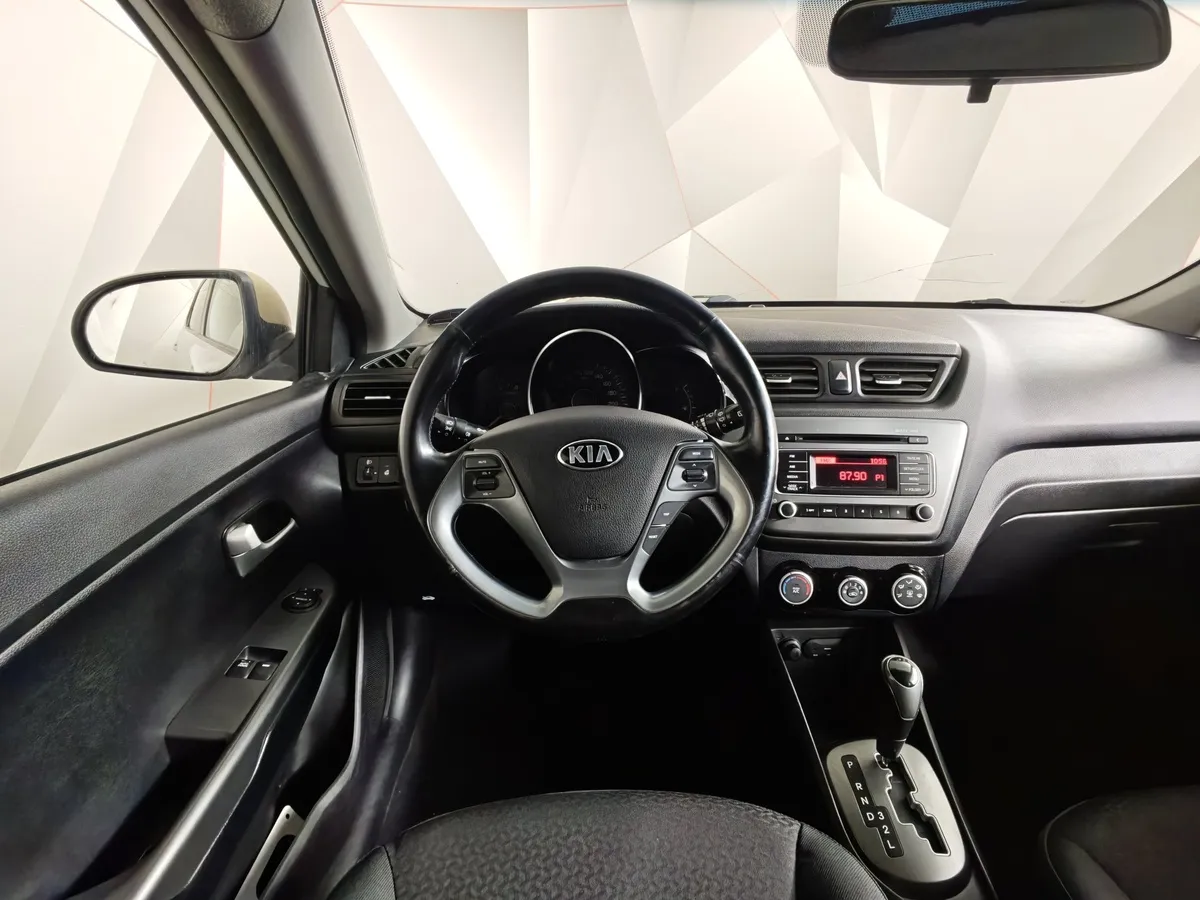 Kia Rio 1.4 AT (107 л.с.) Белый в АВИЛОН. Слайд №19