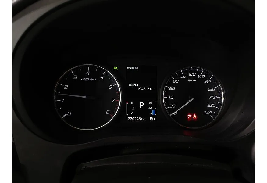 Mitsubishi Outlander 2.4 CVT 4WD (167 л.с.) Черный в АВИЛОН. Слайд №17