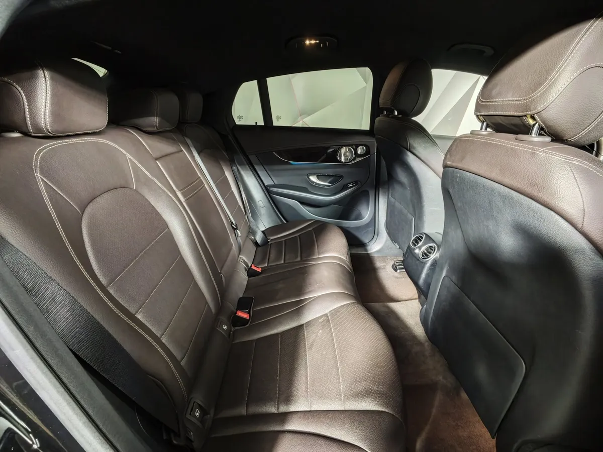 Mercedes-Benz GLC Купе 300 9G-TRONIC 4MATIC (245 л.с.) Sport Черный в АВИЛОН. Слайд №16