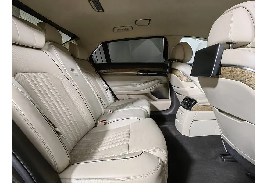 Genesis G90 3.3 T-GDI AT AWD (5 мест) (370 л.с.) Prestige Коричневый в АВИЛОН. Слайд №16