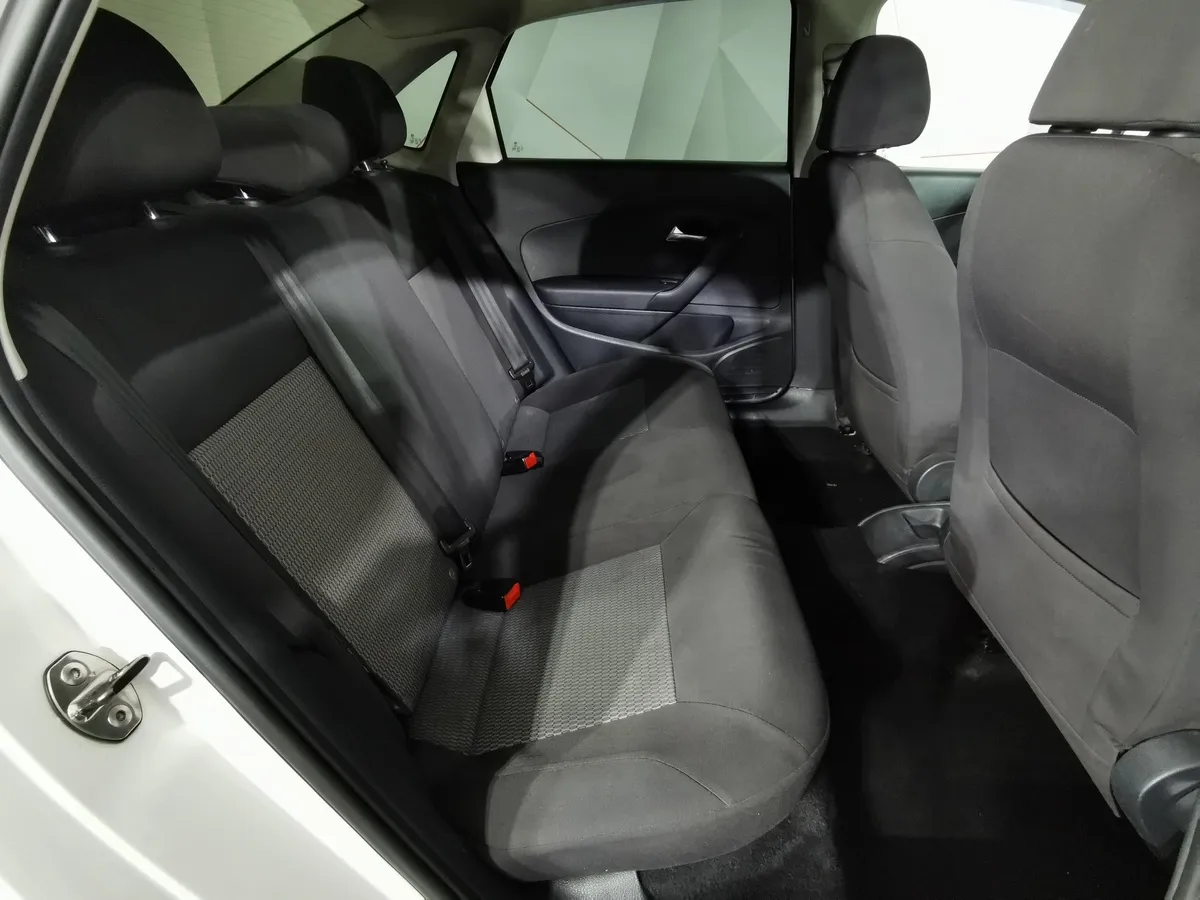 Volkswagen Polo 1.6 Tiptronic (105 л.с.) Comfortline Белый в АВИЛОН. Слайд №14