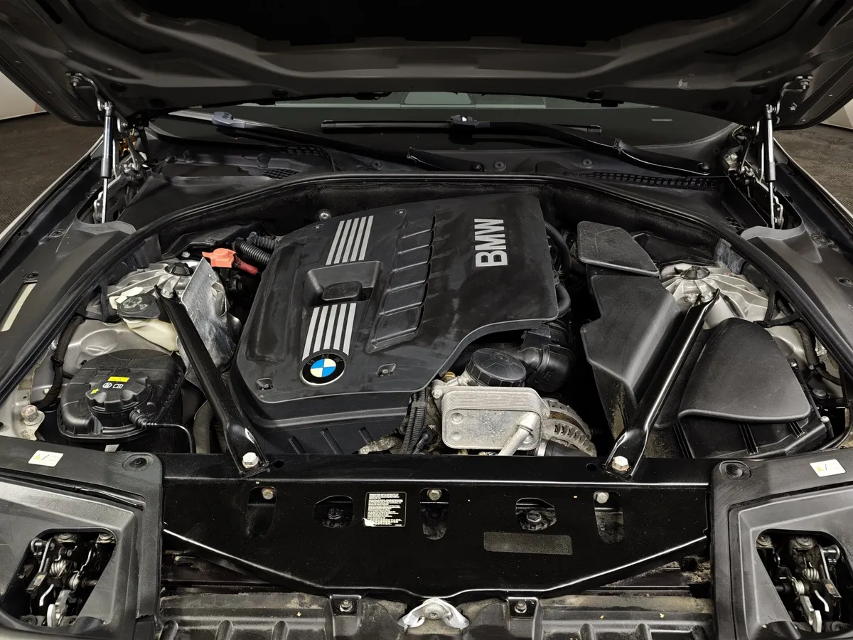BMW 5 серия 523i AT (204 л.с.) Base Локальная сборка Бежевый в АВИЛОН. Слайд №10