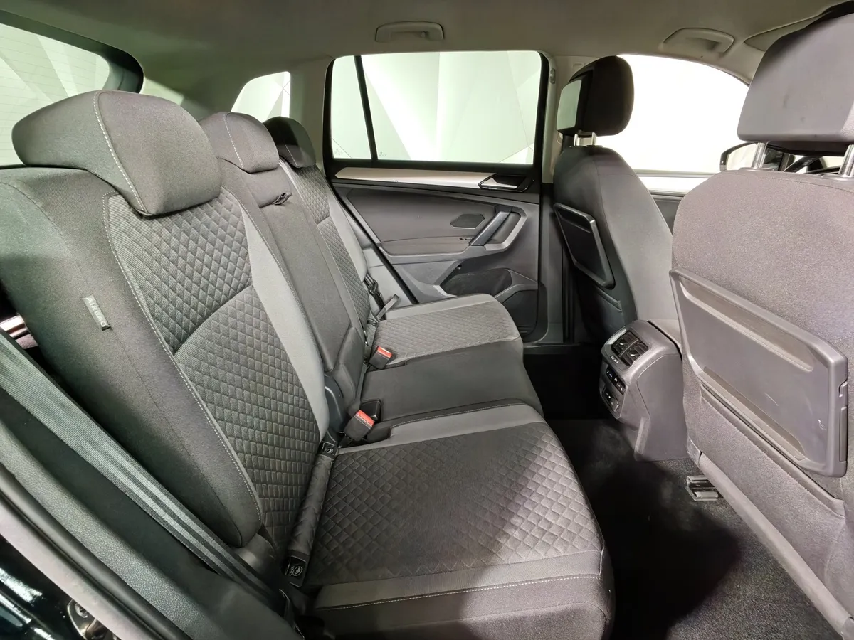 Volkswagen Tiguan 2.0 TSI 4Motion AT (200 л.с.) Sport & Style Черный в АВИЛОН. Слайд №15