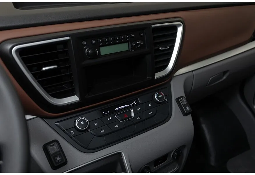 Sollers SF5 VAN 2.7D AT RWD SRW (150 л.с.) L3H2 3.5T Белый в АВИЛОН. Слайд №11