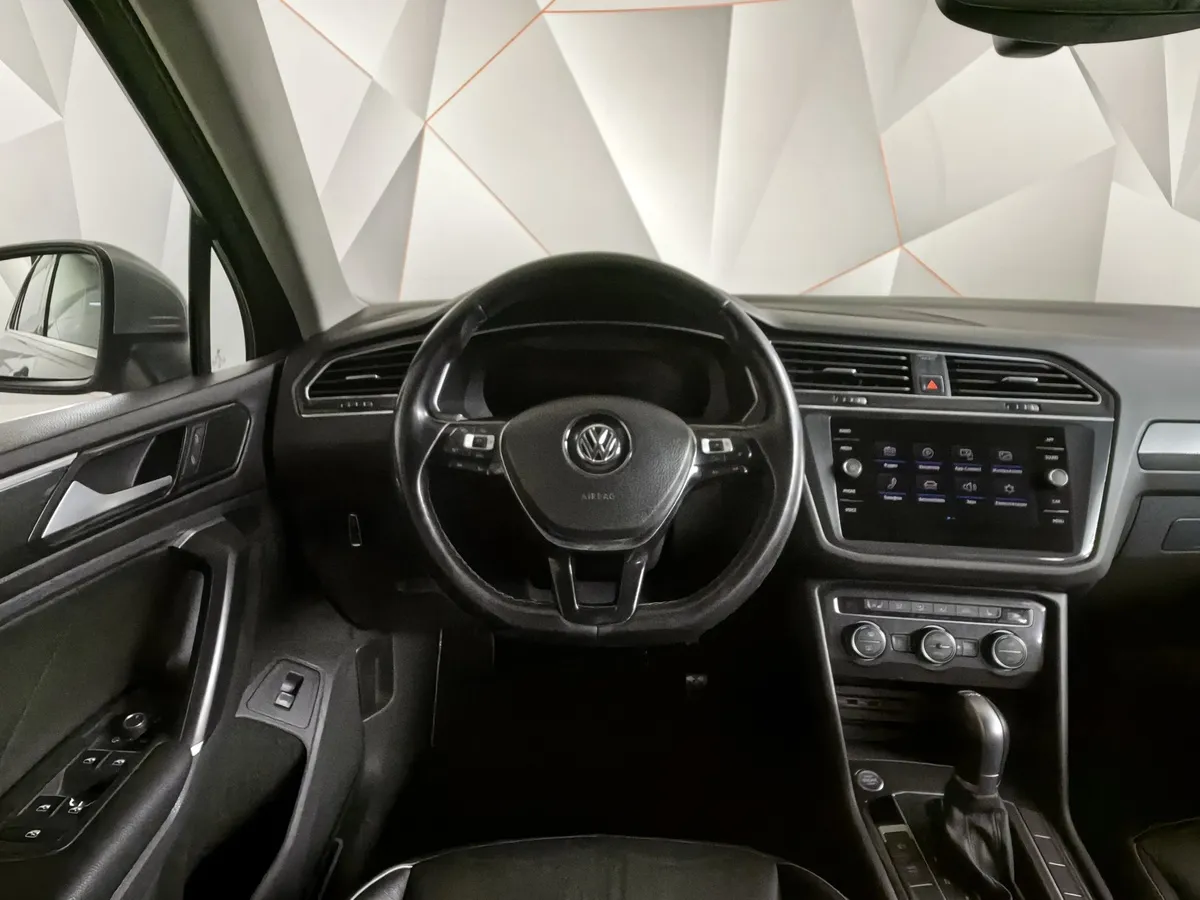 Volkswagen Tiguan 2.0 TDI 4Motion AT (140 л.с.) Track & Field Серебристый в АВИЛОН. Слайд №19