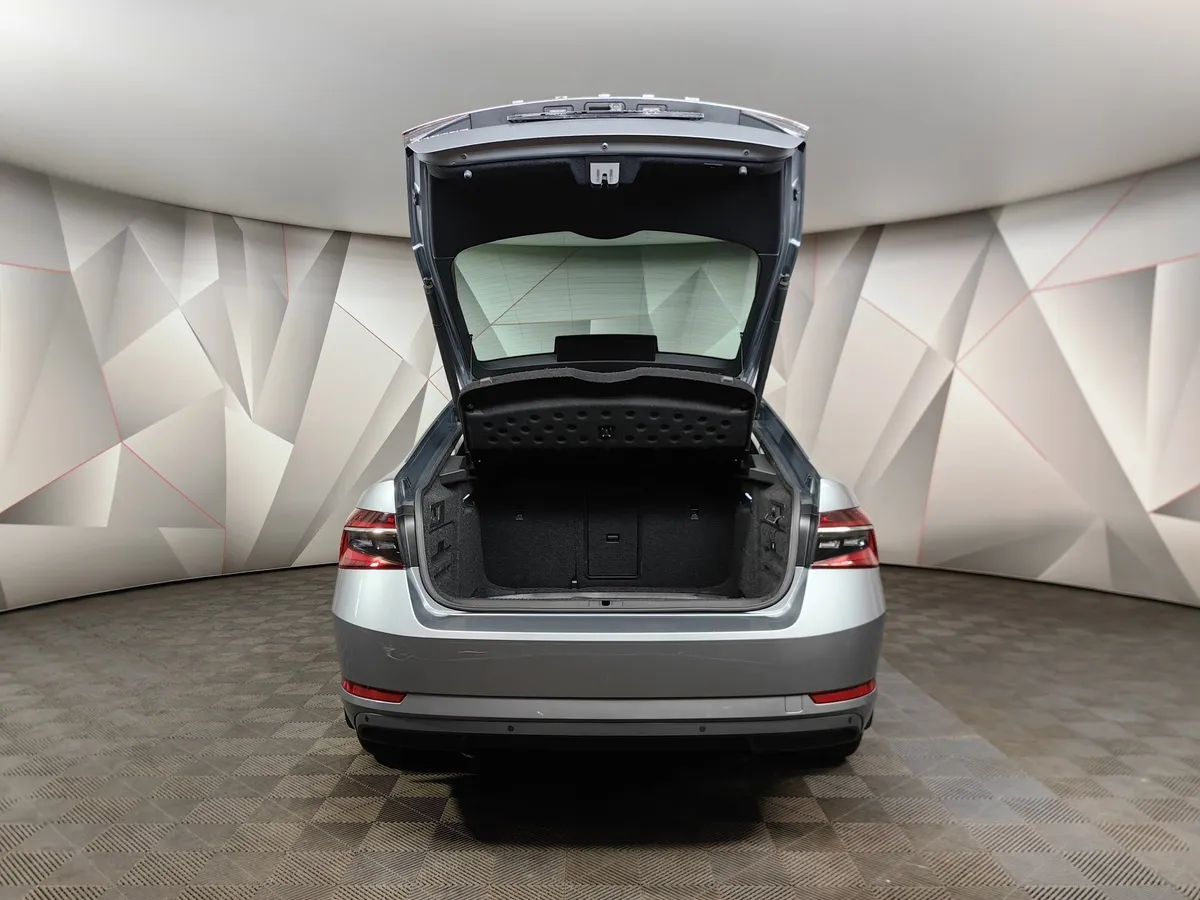 Skoda Superb 2.0 TSI DSG (190 л.с.) Серый в АВИЛОН. Слайд №11