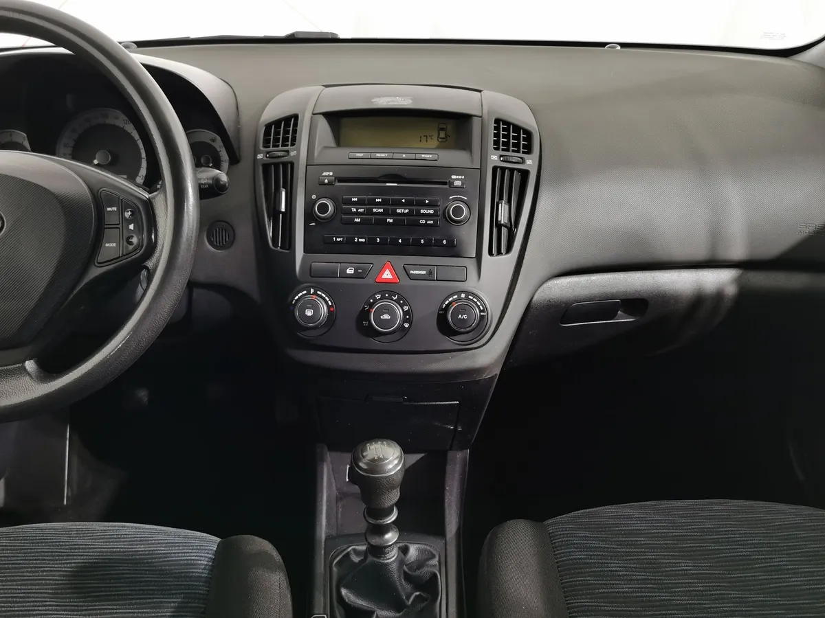 Kia Ceed 1.4 MT (109 л.с.) Синий в АВИЛОН. Слайд №14