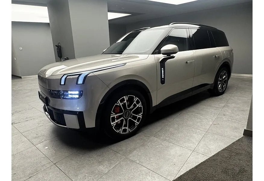 АВИЛОН - Lynk & Co 900 2.0 AT 4WD (884 л.с.) Ultra Белый - slide 9591889