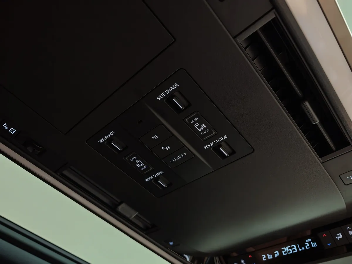 Toyota Alphard 2.5h AT 4WD (190 л.с.) Черный в АВИЛОН. Слайд №27
