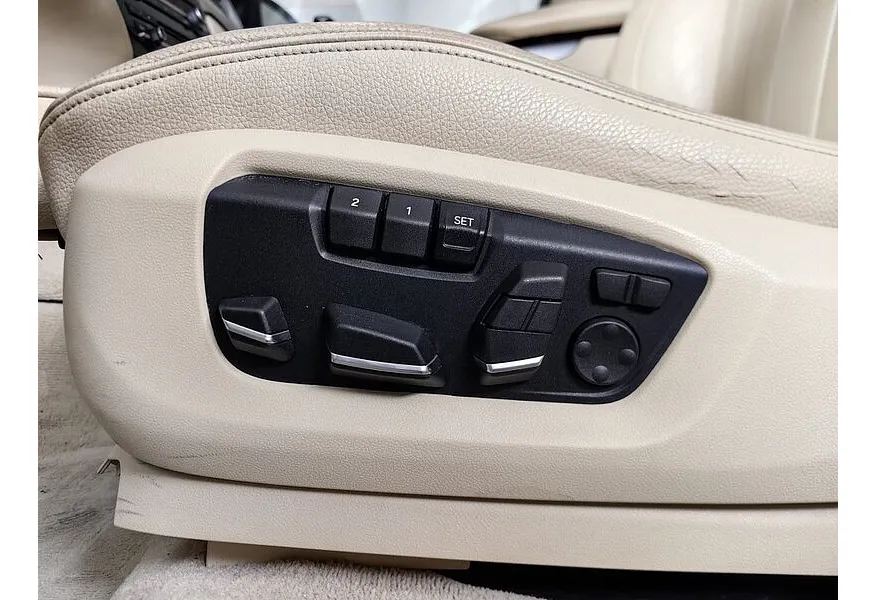 BMW X5 xDrive35i Steptronic (306 л.с.) Белый в АВИЛОН. Слайд №17