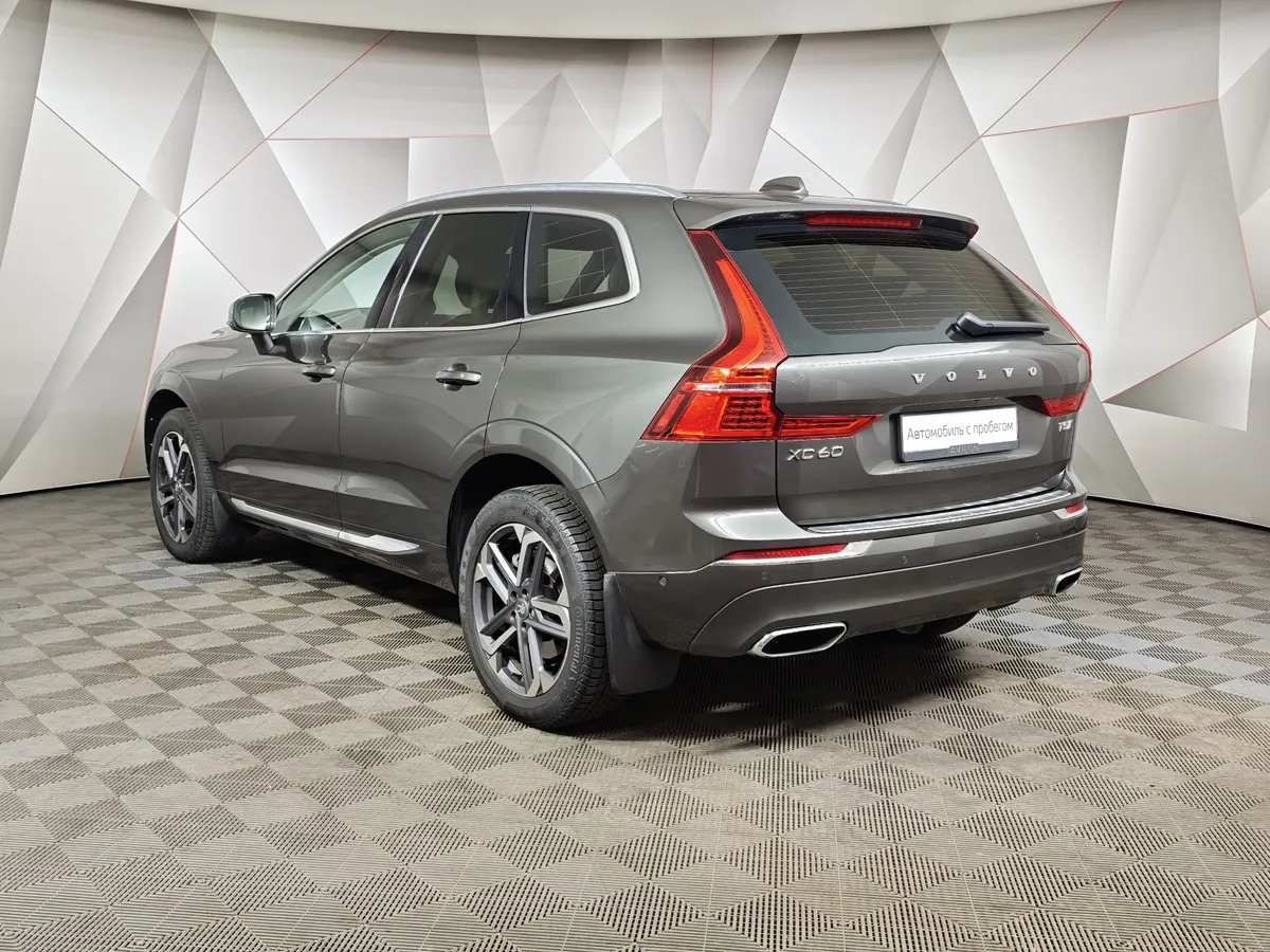 Volvo XC60 2.0 T5 AT AWD (249 л.с.) Inscription Зеленый в АВИЛОН. Слайд №4