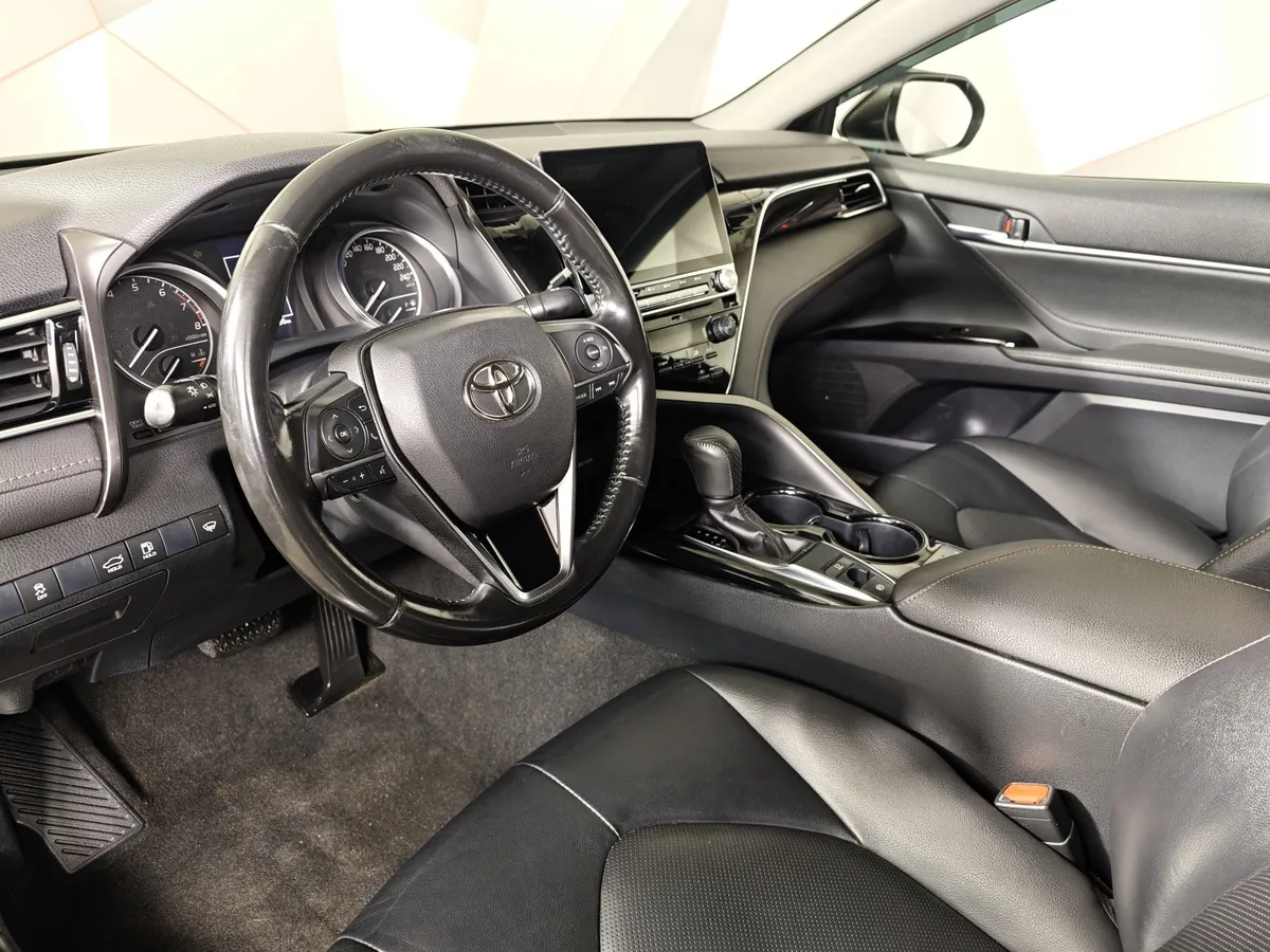 Toyota Camry 2.5 AT (181 л.с.) Черный в АВИЛОН. Слайд №18