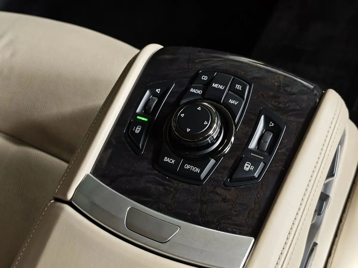 BMW 7 серия 750Li xDrive AT (407 л.с.) Черный в АВИЛОН. Слайд №25