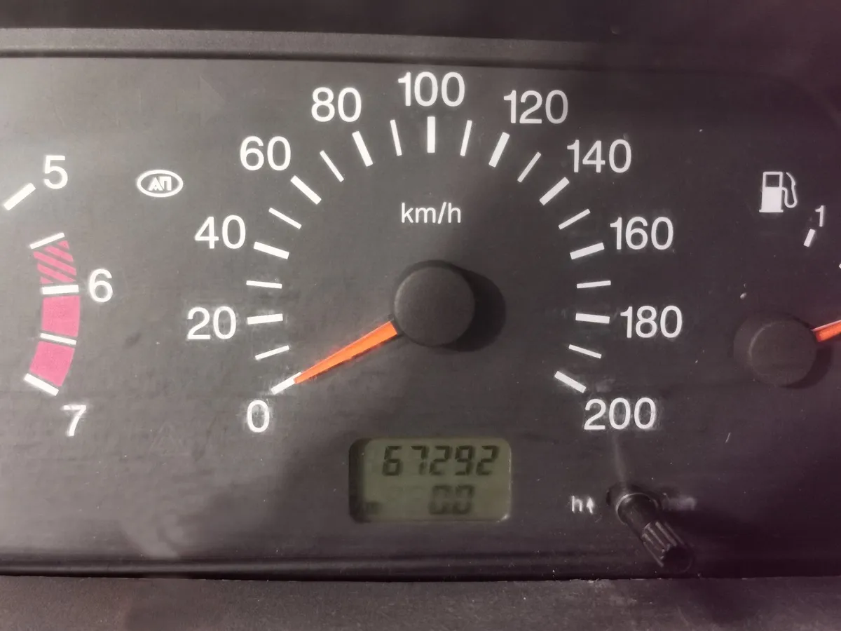ВАЗ (Lada) 2115 1.6 MT 8 кл (Евро-3) (81 л.с.) Серебристый в АВИЛОН. Слайд №13