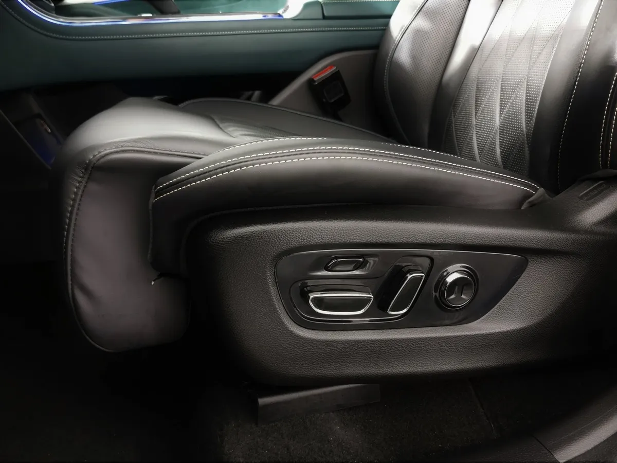 GAC GS8 2.0T 4WD (231 л.с.) GX Серый в АВИЛОН. Слайд №20
