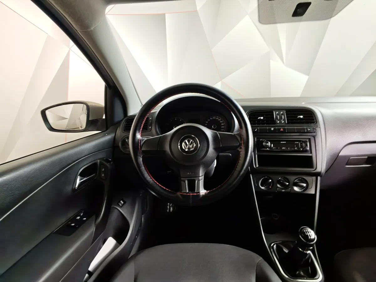 Volkswagen Polo 1.6 MT (105 л.с.) Comfortline Серебристый в АВИЛОН. Слайд №18