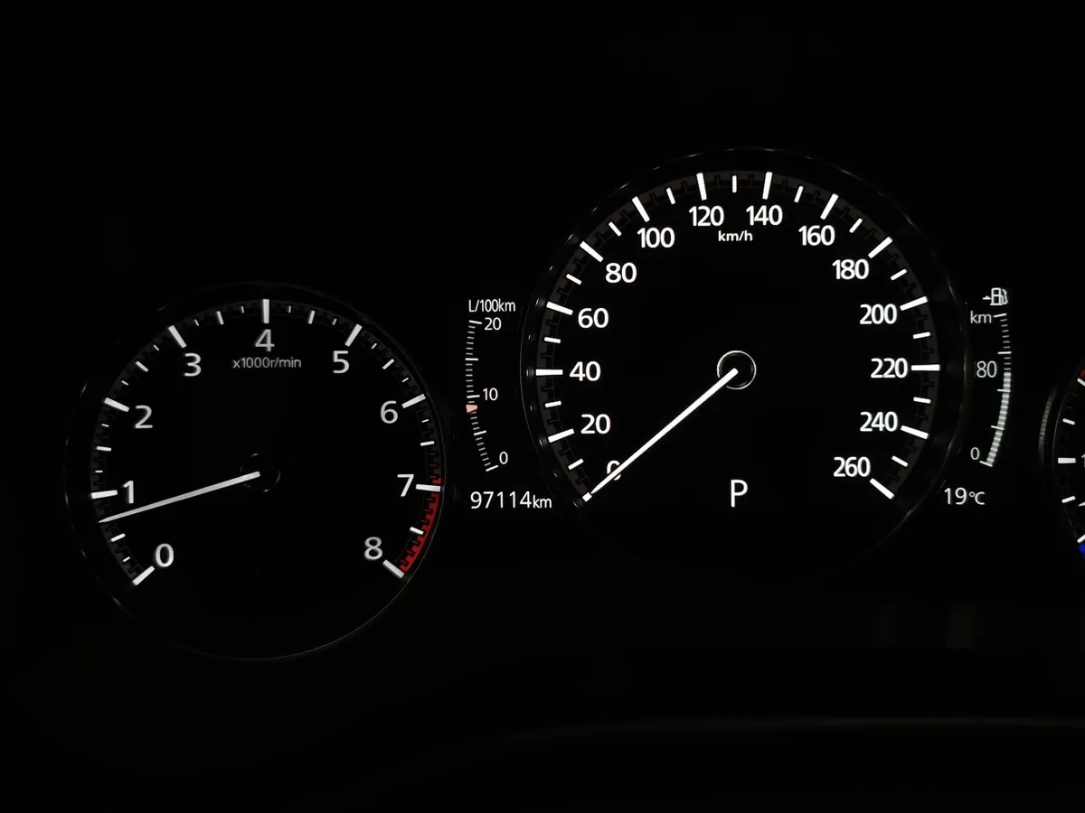 Mazda 3 1.5 AT (120 л.с.) Красный в АВИЛОН. Слайд №17