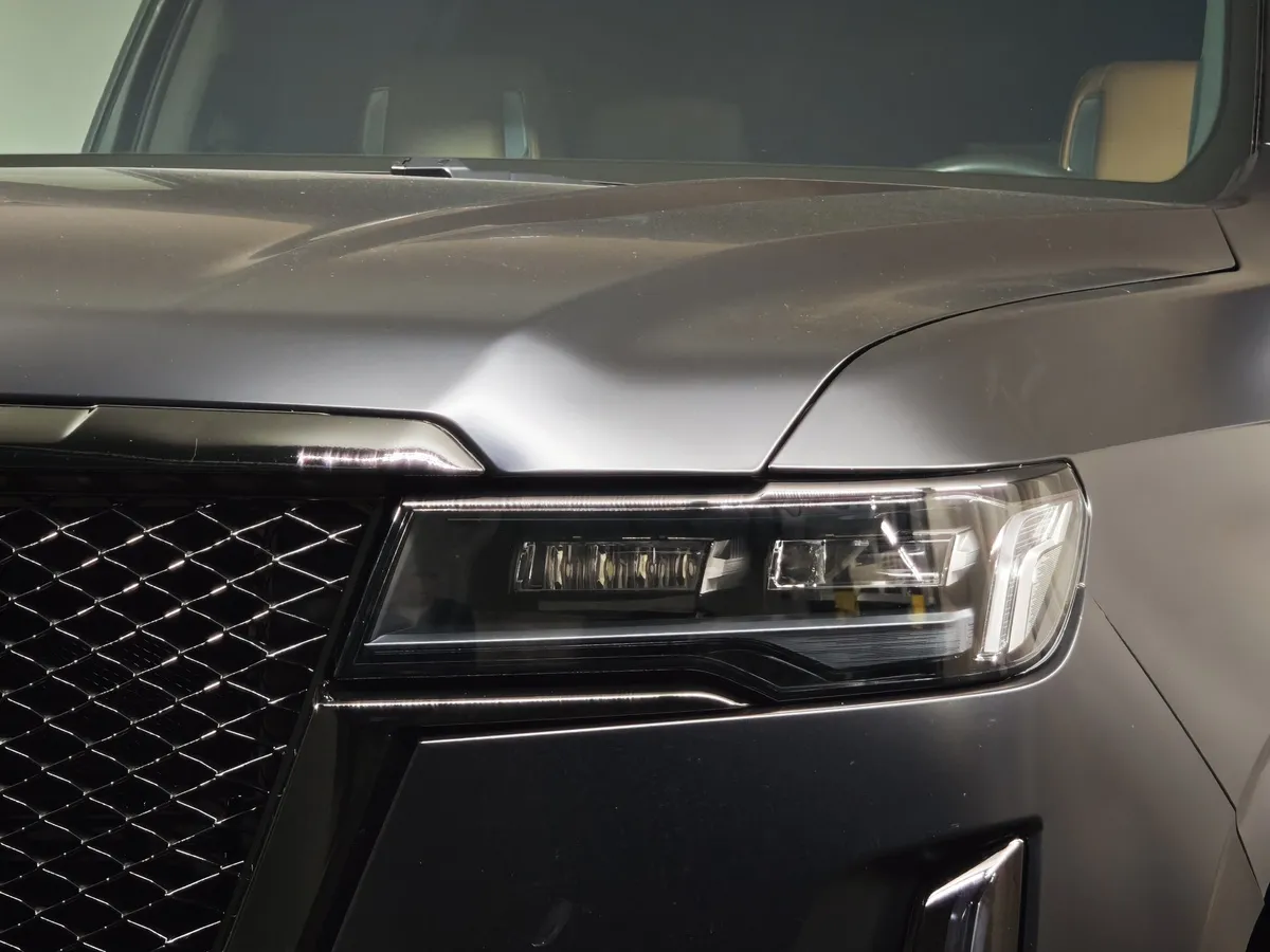Cadillac Escalade 6.2 AT AWD (420 л.с.) Sport Синий в АВИЛОН. Слайд №10
