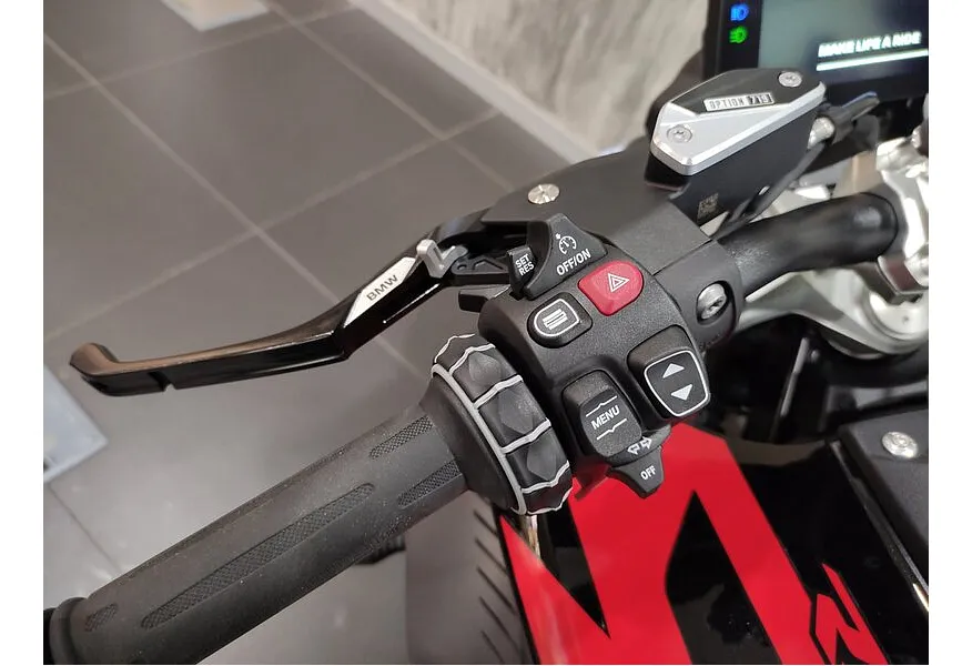 BMW Motorrad R 1300 R R 1300 R 1300 см³ (145 л.с.) (145) 1300 Черный в АВИЛОН. Слайд №9