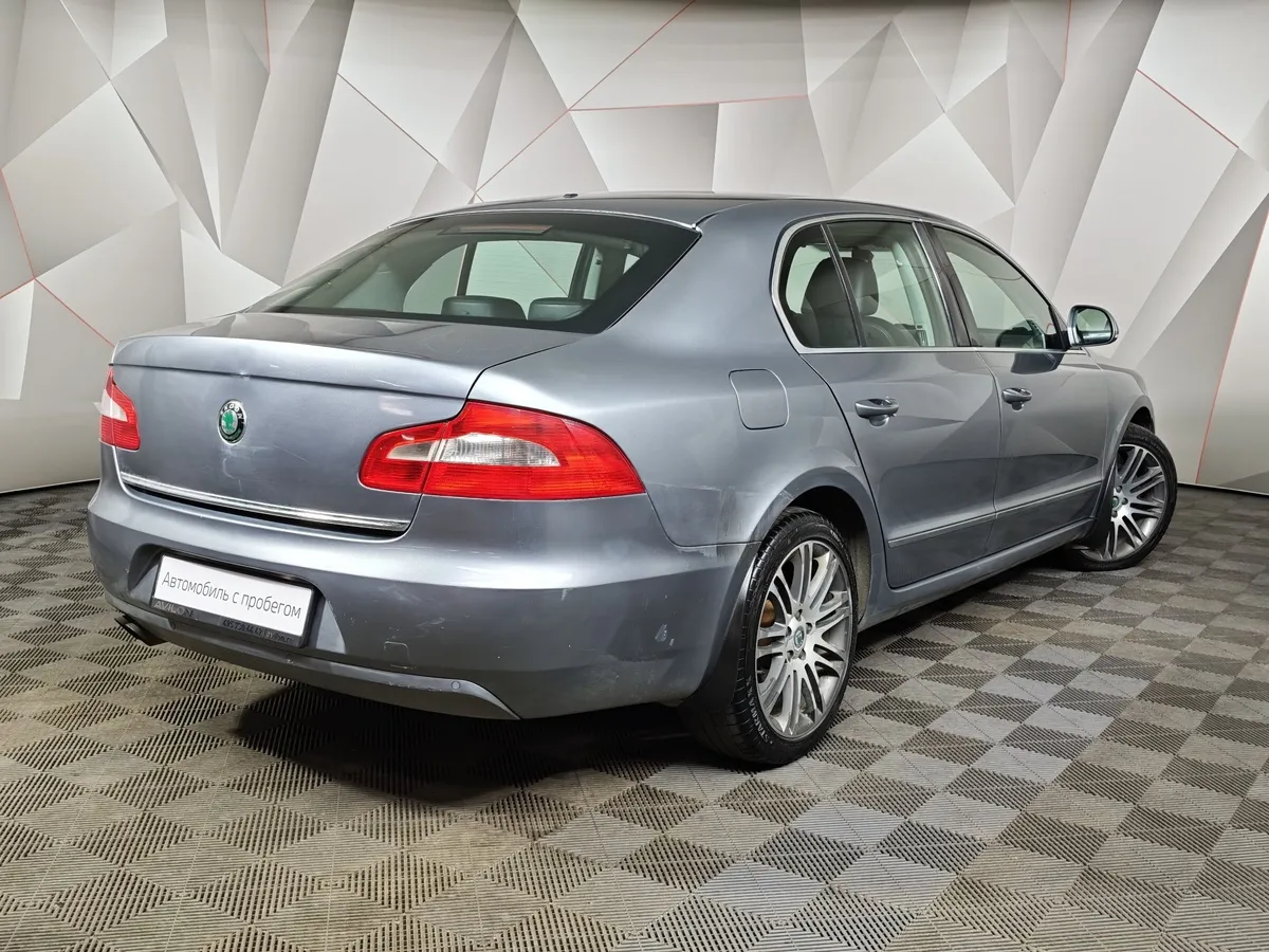 Skoda Superb 1.8 TSI AT (152 л.с.) Серый в АВИЛОН. Слайд №2