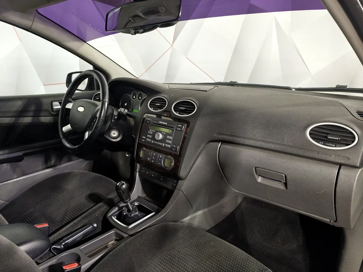 Ford Focus 1.6 MT (116 л.с.) Ghia Серебристый в АВИЛОН. Слайд №11