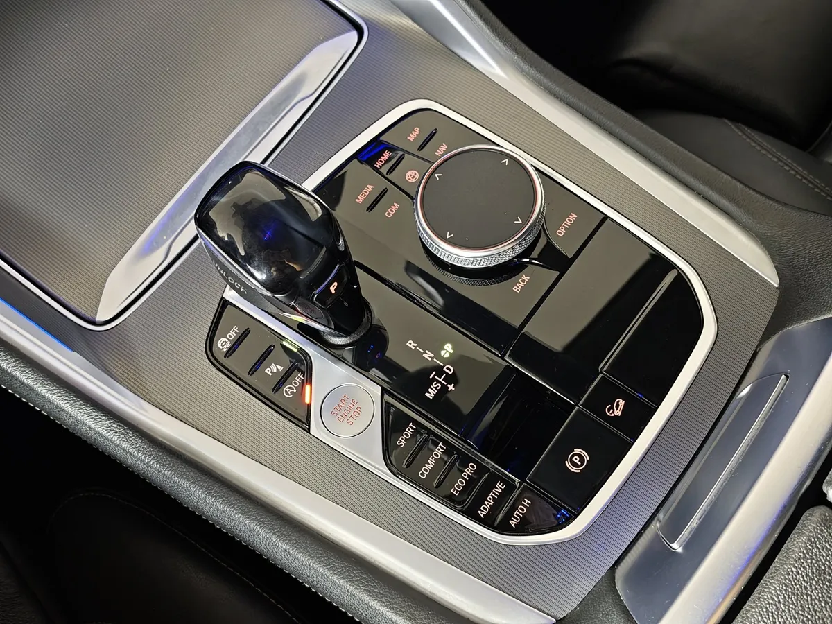 BMW X6 3.0 AT xDrive30d (249 л.с.) Exclusive Черный в АВИЛОН. Слайд №17