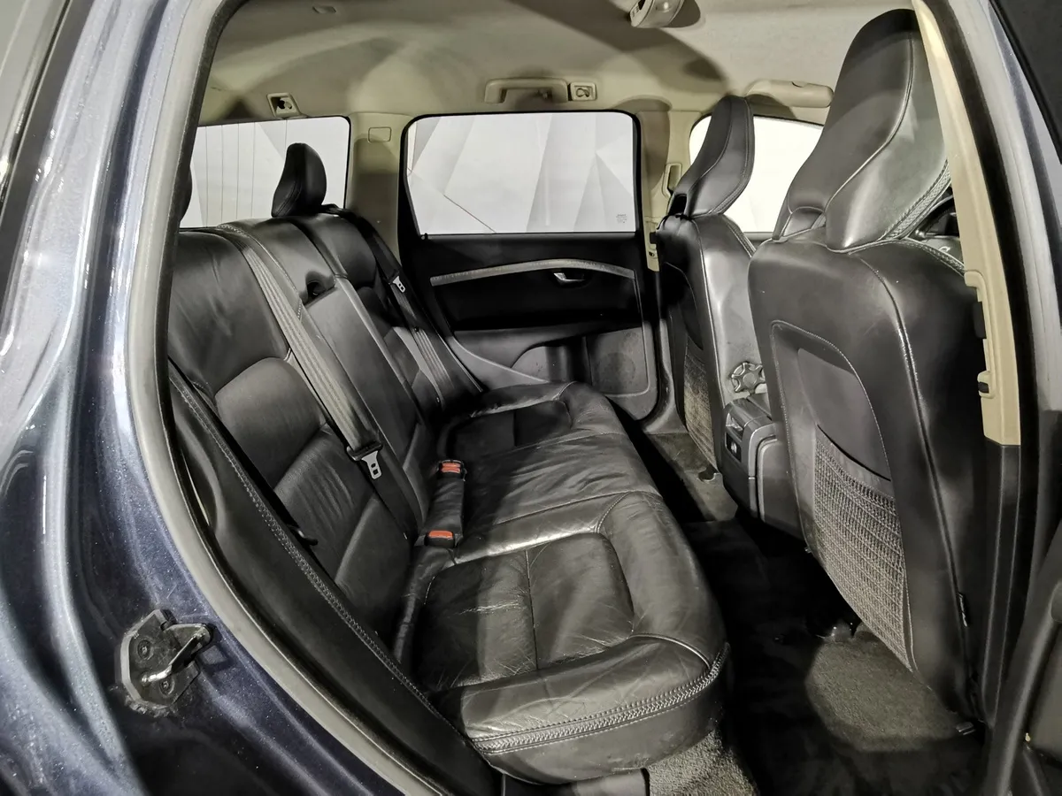 Volvo XC70 2.4 D5 Geartronic AWD (185 л.с.) Синий в АВИЛОН. Слайд №17