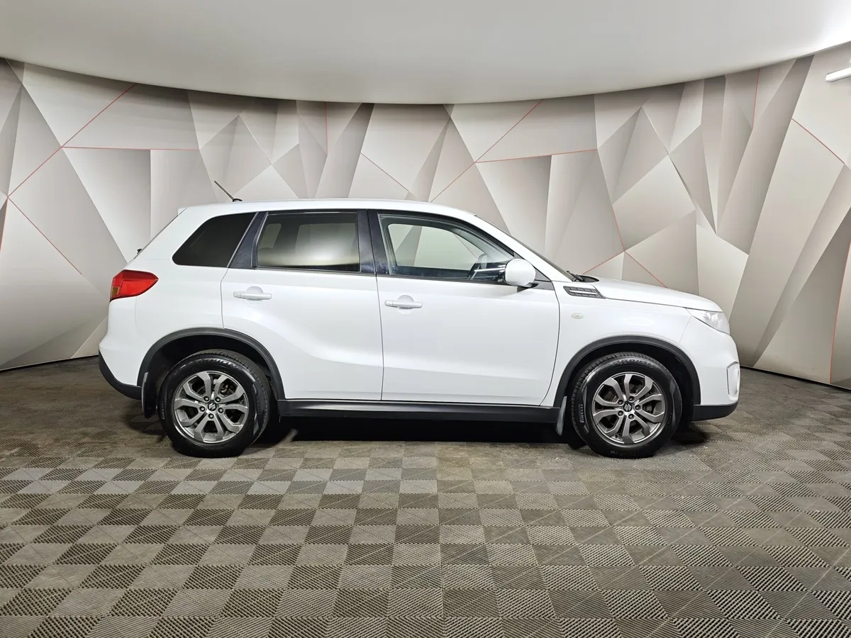 Suzuki Vitara 1.6 AT (117 л.с.) Белый в АВИЛОН. Слайд №6