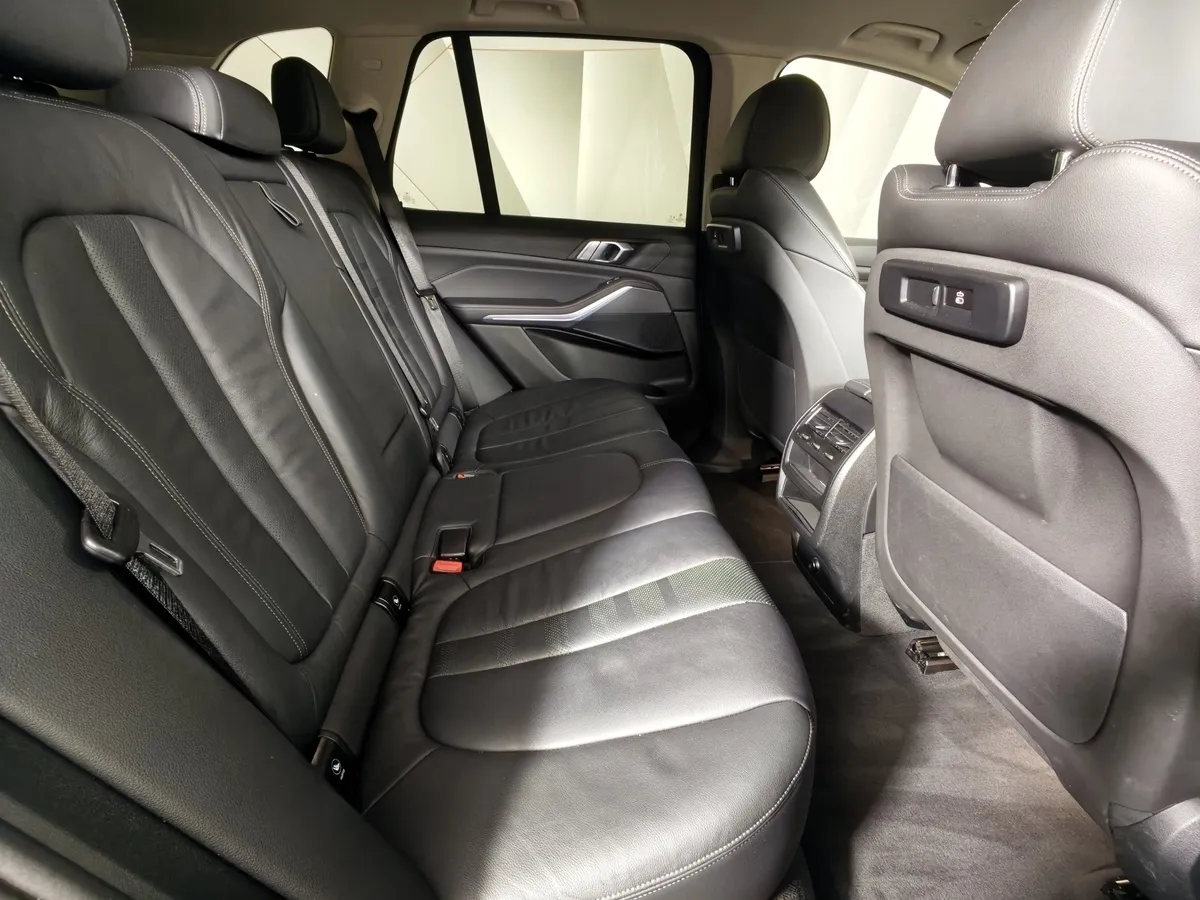 BMW X5 xDrive30d Steptronic (249 л.с.) Base (Локальная сборка) Серый в АВИЛОН. Слайд №14